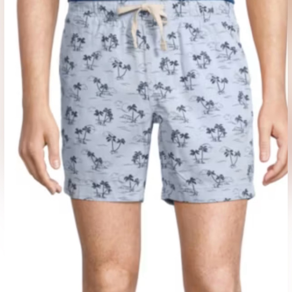 ST JOHNS BAY cotton shorts. Men’s size Medium Light blue with dark blue palms.🌴